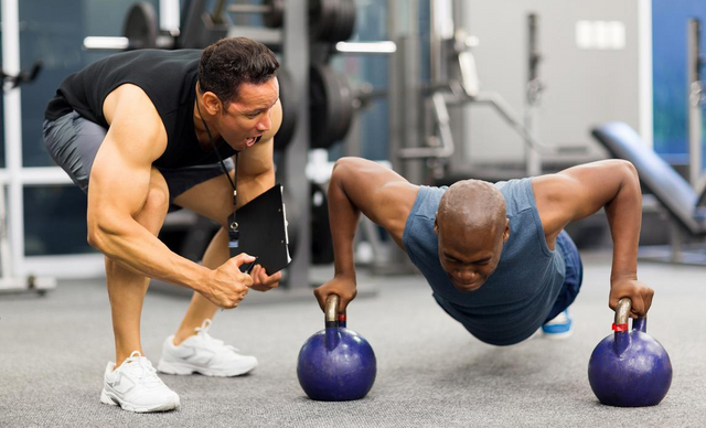 4 Online Strategies for Strong Personal Training Sales